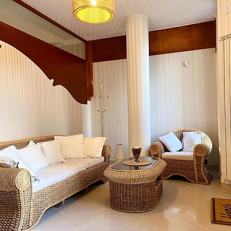 Il Villino B&B - Napoli/Pompei/Sorrento/Costiera Brusciano Buitenkant foto